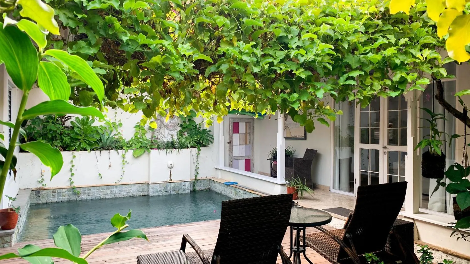 Tropical Oasis 2 Bedroom Villa - Near Beach Seminyak  Seminyak (Bali)